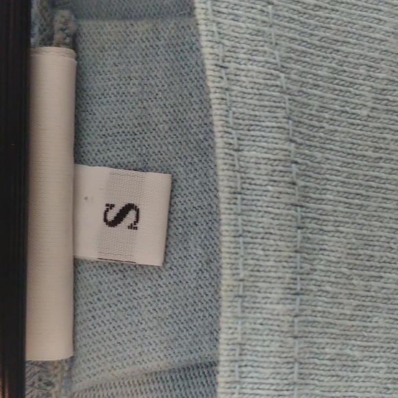 Easy Breezy Top - Picture 5 of 5